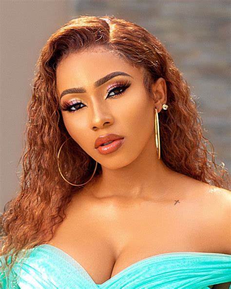 Mercy Eke Sets Tongues Wagging As She Shows Off ‘Medicine’ Her Mystery Lover Sent